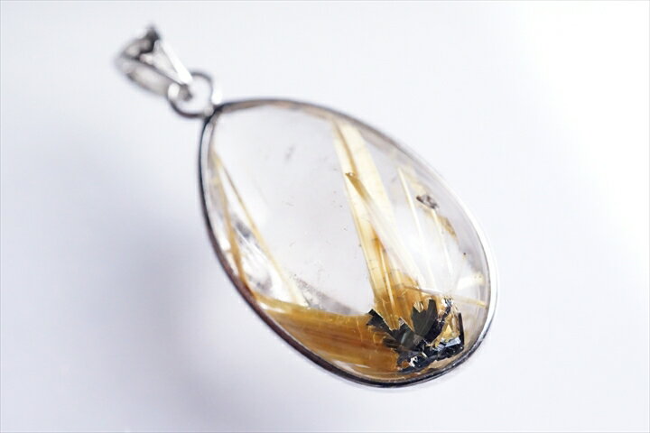 太陽ルチルペンダントトップ　ファイナルグレード