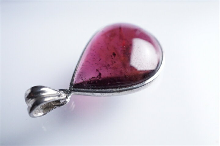 ロードライトガーネットペンダントトップ　ファイナルグレード