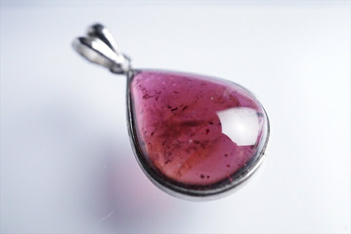 ロードライトガーネットペンダントトップ　ファイナルグレード