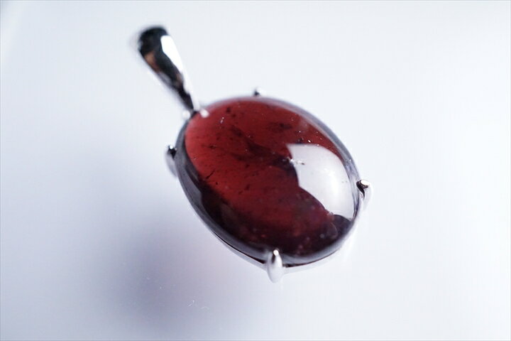 ロードライトガーネットペンダントトップ　ファイナルグレード