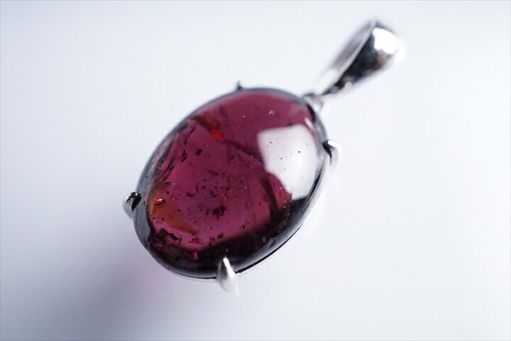 ロードライトガーネットペンダントトップ　ファイナルグレード