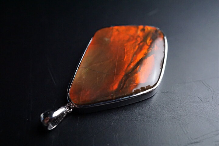 幻の名品　特大サイズコーライトペンダントトップ　ジェムグレード