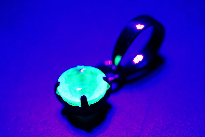 エレクトリックオパールペンダントトップ18金　ファイナルグレード++　メキシコ　サカテカス産