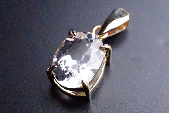 1.10ctダンビュライトオーバルカットペンダントトップ K18　メキシコ産　鑑別書付き