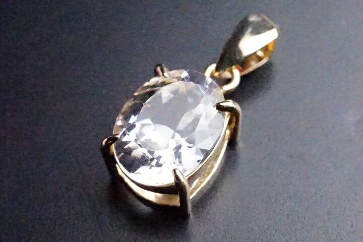 1.10ctダンビュライトオーバルカットペンダントトップ K18　メキシコ産　鑑別書付き