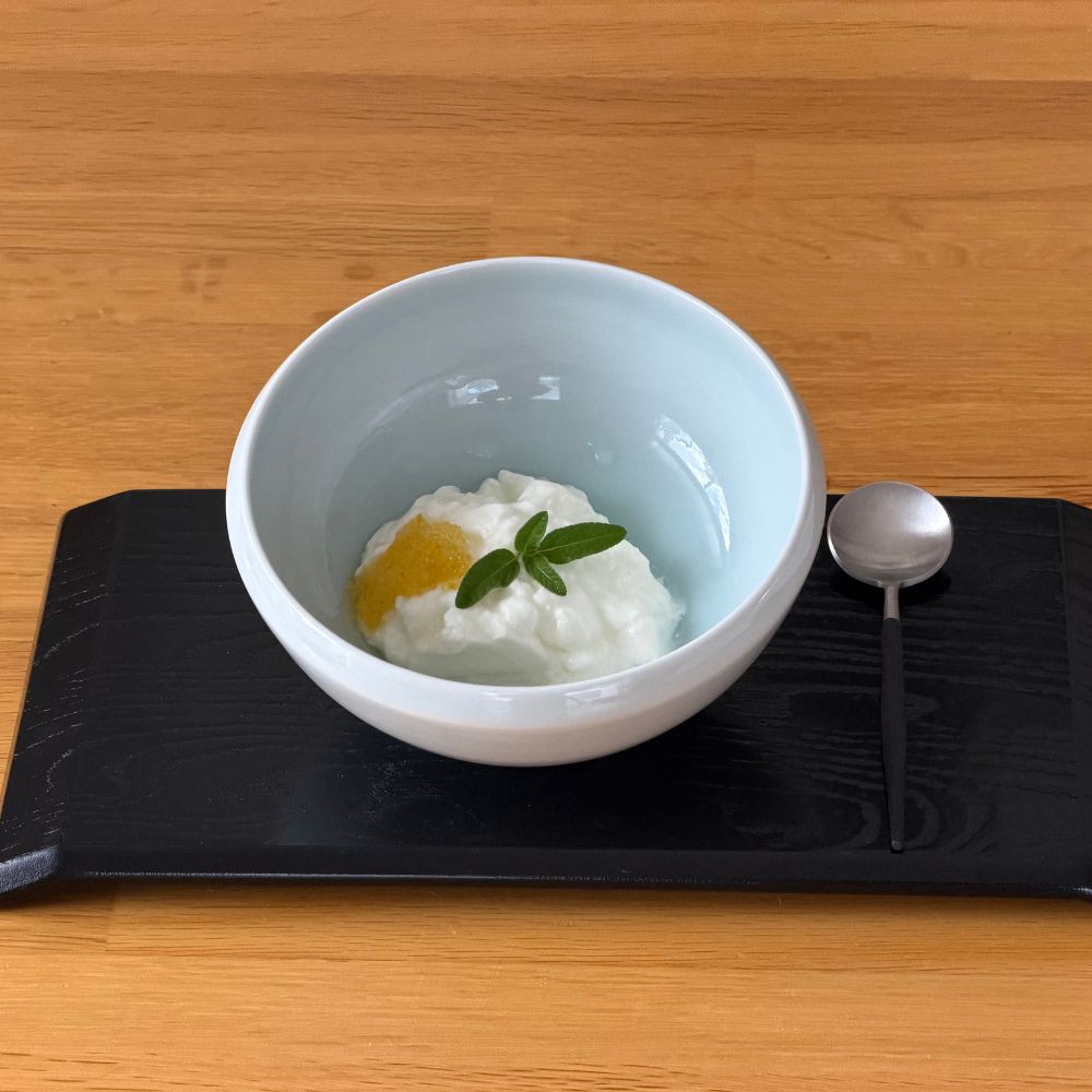 砥部焼 青白磁コロン鉢 作家 日本伝統工芸会正会員 亀田茂友/緑光窯（りょっこう窯）