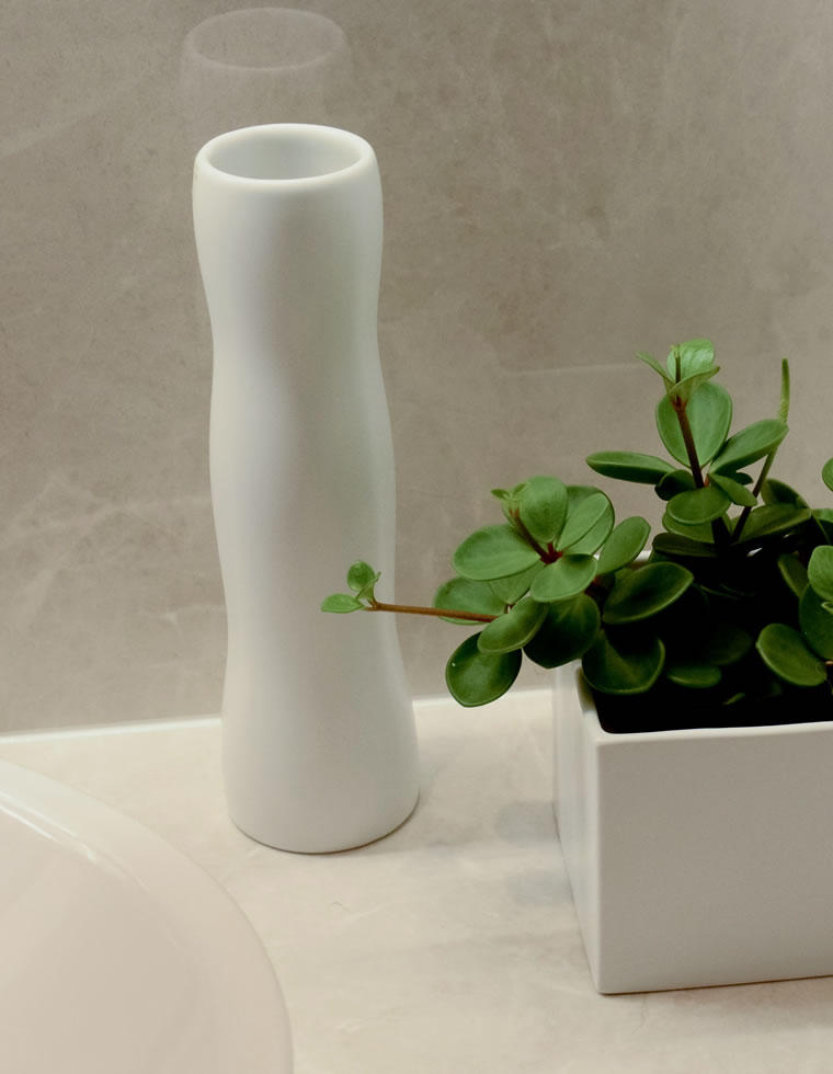 [Re:EDITHOME]磁器ウェーブホワイトフラワーベース レディース / 花瓶 フラワーベース 花瓶 ドライフラワーベース 柱型 ウェーブ ニュアンス 磁器 インテリア ギフト 贈り物 [送料無料][先行予約受注] galstar-10079882 Re:EDIT(リエディ) サンプル画像3