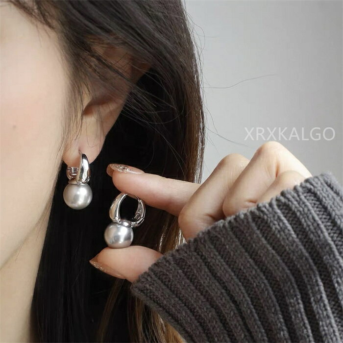 Rakuten - 【SALE10%OFF】ピアス フープピアス イヤリング 金属アレルギー対応 パール 痛くない 落ちにくい Gold/Silver 2 色展開 ニッケルフリー 大ぶり ツイスト レディース 大人 かわいい 上品 エレガント ジュエリー ゴールド シルバー 送料無料 金 金属アレルギー対応 パール