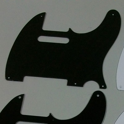 現行Fender U.S.A.に適合するリプレイスメント・ピックガードです。Made in Japan.