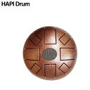 直径約20cmの小ぶりなHAPI Drum Miniが登場！ 音食は従来のHAPI Drumの深く包み込むような音色に対し、明瞭感のある滑らかな音色です。 HAPI Drum Mini C Major/Cメジャー 構成音 Cメジャー:ドレミソラドレミ ●直径8インチ（約20cm）、高さ5.5インチ(約14cm)、重さ1.5kg ●キャリーバッグ、マレット付 ●カラー : 銅色 ※色合いはご覧いただくモニターによっては見え方が異なることがございます。予めご了承くださいませ。 また、製品仕様は予告なく変更になる場合がございます。