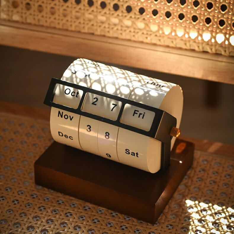 万年カレンダー 木製 カレンダー 卓上カレンダー 日替わり インテリア おしゃれ プレゼント 引越し 喫茶店 レストラン 装飾 贈り物 職祝い 卒業祝い 新築祝...