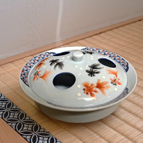【有田焼　蚊遣り(金魚)】　おしゃれ　蚊やり　蓄光　光る　夏　蚊よけ　蚊取り線香　蚊取り線香ホルダー 蚊取り線香皿 蚊遣り器 蚊やり器 ケース フタ付き 陶器