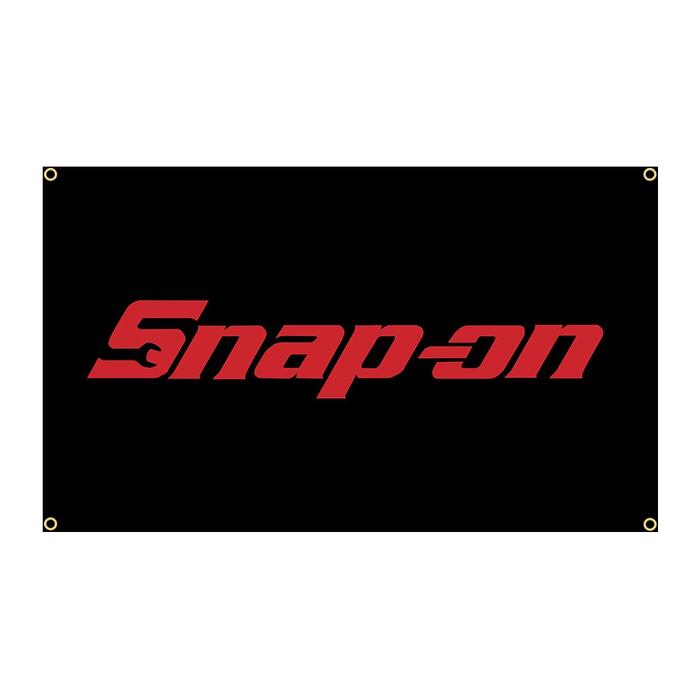 Rakuten - ガレージ系 特大フラッグ 「スナップオン・ブラック」サイズ約150cm×90cm タペストリー 片面プリント ポリエステル素材 ハトメ付き 部屋の壁や店舗装飾に 秘密基地 男前インテリアにも◎