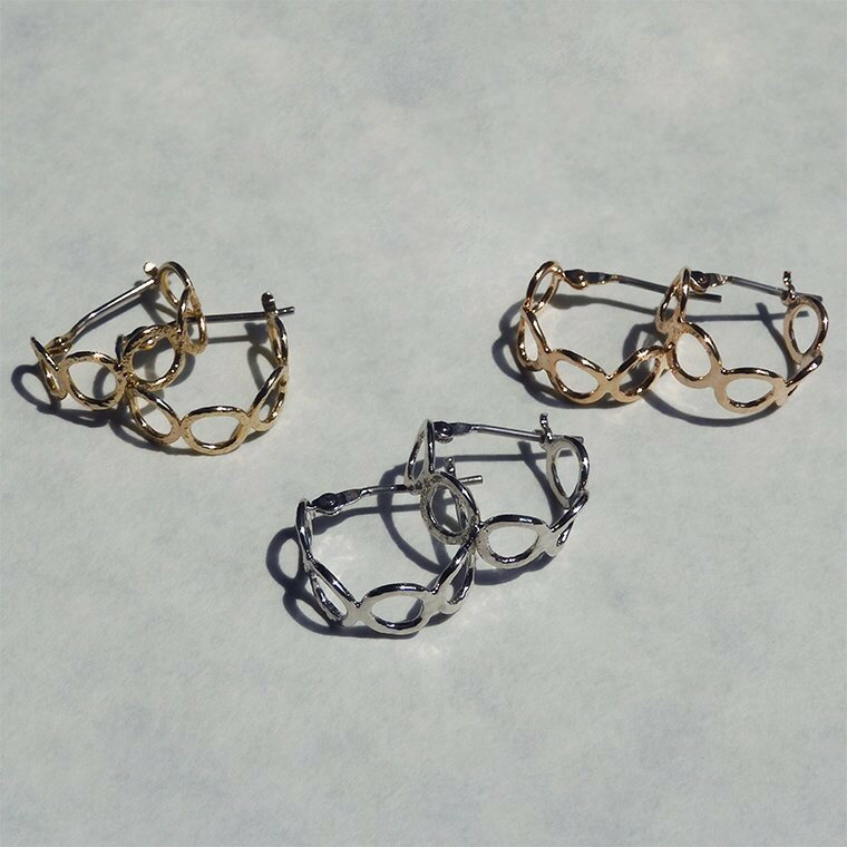 透かしハーフ ピアス：ISS（イズ）