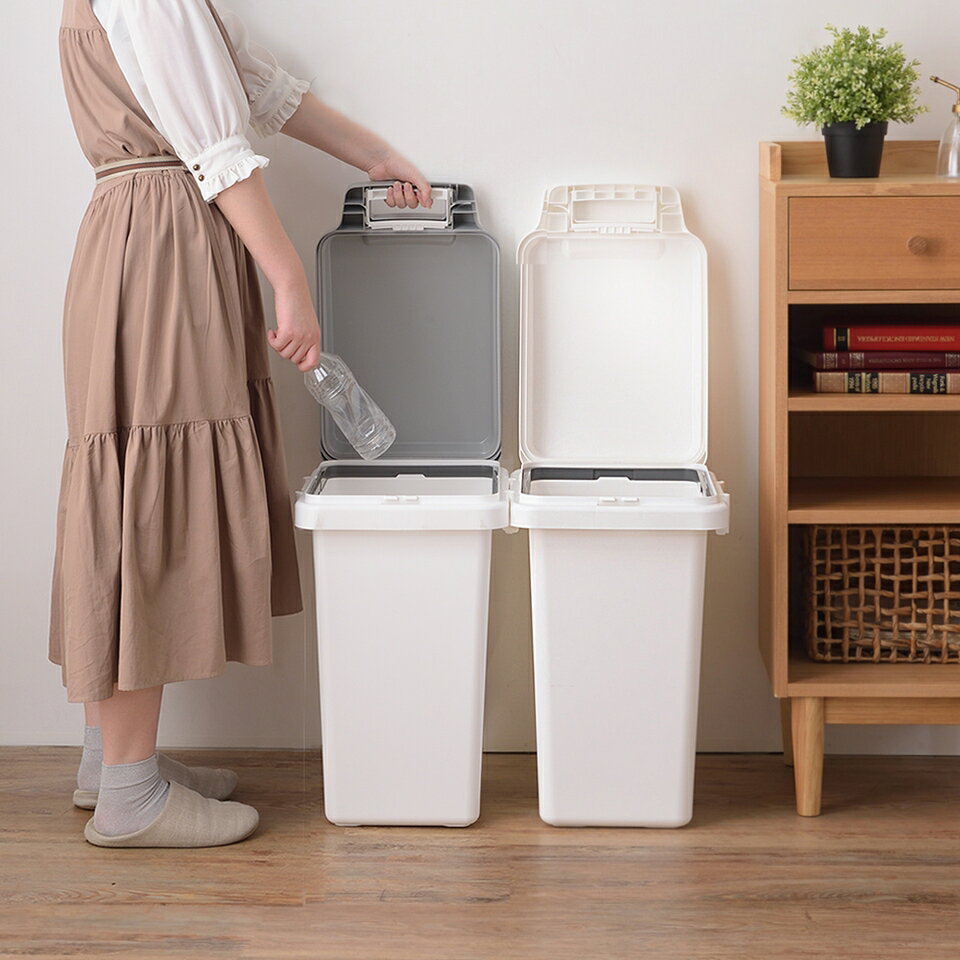 樂天商城 - 500円OFFクーポン配布中 04/24(金)20:00〜 抗菌ペール 防臭 33JS コンパクト ゴミ バケツ 臭い 漏れ 日本製 手付き 持ち運び レジャー アウトドア ゴミ箱 便利 ダストボックス 抗菌 防汚加工 パッキン付き キッチン 連結可能 ロック付き シンプル