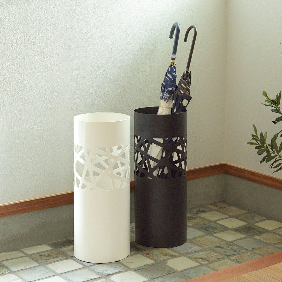 【9ヶ月保証付】傘立て デザイン シンプル インテリア 円柱 安定 トレイ 水滴 手入れ 簡単 自宅 オフィス エントランス スリム おしゃれ 水受けトレー付 スチール ブラック 法人 会社 丸型 モダン 傘置き アンブレラスタンド アイアン コンパクト