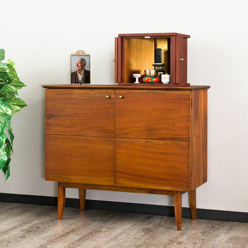 仏壇台 幅81.5 天然木 完成品(脚のみ取付) インテリア仏壇 ミニ仏壇 台 モダン 仏壇台キャビネット マホガニー 無垢材 扉収納 奥行33.5 高さ70 黄金比 ワイド大容量 木製 北欧 アンティーク ヴィンテージ ラック収納オシャレ扉付き脚付き収納 棚 収納 戸棚 厨子 終活