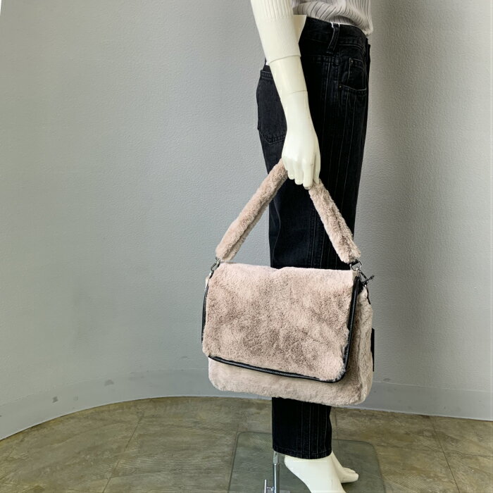 【LAURA DI MAGGIO】Eco fur bag ローラディマジオ エコファーバッグ もこもこバッグ ショルダーバッグ taupe フェイクファーバッグ 肩掛けバッグ A4ぎりぎりサイズ