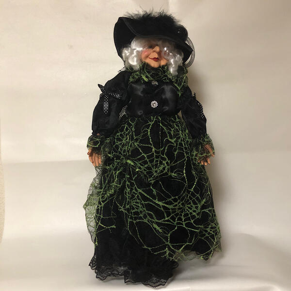 ハロウィン　ハロウイン　魔女　Witch 緑色の蜘蛛の巣柄ドレスの魔女 高さ55cm 送料無料