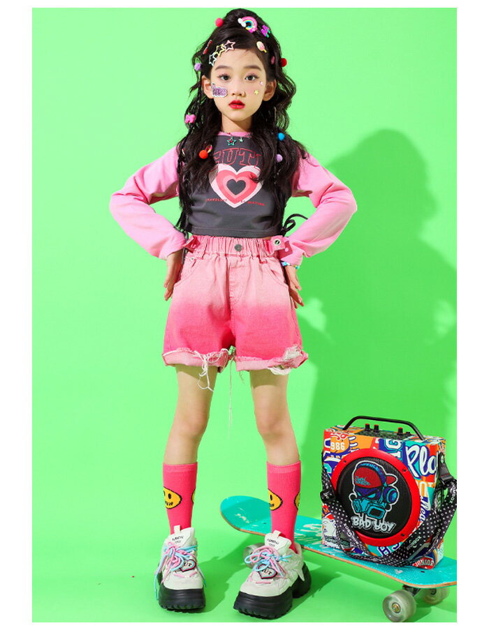 ダンス衣装 女の子 セットアップ hiphop K-pop 舞台 団体服 演出服 公演服 キッズダンス ガールズ 長袖 かわいいハートプリント Tシャツ ピンク ショーツ デニムパンツダンスウェア 発表会 応援団 クラス活動 文化祭 学園祭 スカート オシャレ 可愛い スカート 110-170