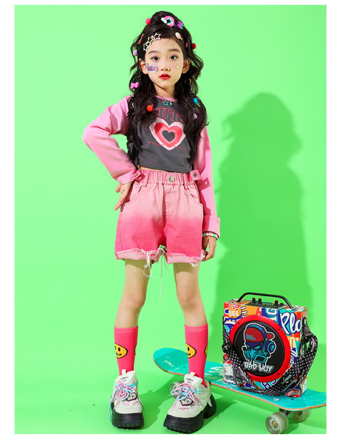 ダンス衣装 女の子 セットアップ hiphop K-pop 舞台 団体服 演出服 公演服 キッズダンス ガールズ 長袖 かわいいハートプリント Tシャツ ピンク ショーツ デニムパンツダンスウェア 発表会 応援団 クラス活動 文化祭 学園祭 スカート オシャレ 可愛い スカート 110-170