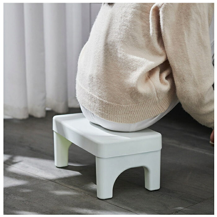 送料無料 トイレ踏み台 子供トイレトレーニング トイレステップ 補助踏み台 補助便座 踏ん張り台 足置き台 多機能 持ち運び 収納便利 キッチン トイレなどに適用 滑り止め 大人から子供まで向け ステップ台 足台 ふみ台 玄関 洗面所 手洗い 耐荷重80kg 6色選べる