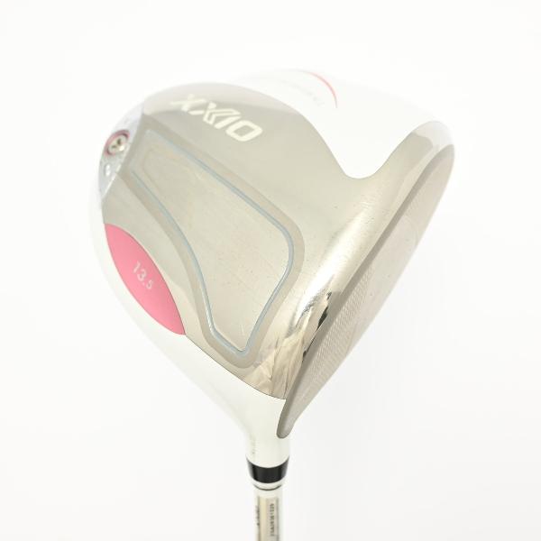 商品説明シャフトXXIO MP1400Lロフト13.5フレックスL左右右用長さ44重量(g)260±バランスC1.5±程度CDヘッドカバー有付属品無グリップ-グリップ程度良在庫店舗ネット店備考カラー：ホワイト。商品の程度についてAメーカーフィルムで保護されていて使用痕跡が全く見られない状態Bクラウン・バックフェース・シャフトに傷はなく、ソール・フェースに目立たない傷はあるが、全体的にきれいな状態Cクラウン・バックフェース・シャフトに目立たない傷が確認できる状態ソール・フェースに擦り傷・当たり傷など使用感のある傷が見られる状態Dクラウン・バックフェース・シャフトに擦り傷・当たり傷・小さな凹み・目立つ塗装剥がれが確認できる状態ソール・フェースに爪にかかるような擦り傷・当たり傷が見られる状態E全体的に汚く見える状態(使用に問題はございません)注意事項・注文手続き完了後の内容変更・キャンセル・交換・返品はお受けできません。あらかじめご了承ください。・ゴルフガレージ店頭でも販売しておりますので、タイミングによっては店頭完売によりご用意できない場合もございます。・重量・バランスについては弊社実測値です。・長さは、メーカーによって測定方法が異なるため、シャフト改造の痕跡が認められない場合、実測値が近似値であればメーカー公表値を表示しています。※アイアンセットの場合は、主に5番アイアンの長さを表示しています。中古 tryshotresale
