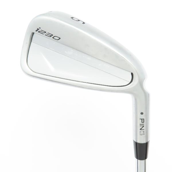 商品説明シャフトN.S.PRO 950GH neoロフト29.5フレックスSR左右右用長さ37.5重量(g)410±バランスD1.5±程度CDヘッドカバー無付属品無グリップ-グリップ程度良在庫店舗ネット店セット内容6本:#6 #7 #8 #9 W U備考リシャフト。全番手：シャフト装着向きにズレ有。W：カラーコード色抜け有り。商品の程度についてAメーカーフィルムで保護されていて使用痕跡が全く見られない状態Bバックフェース・シャフト・ソール・フェースに目立たない傷はあるが、全体的にきれいな状態Cバックフェース・シャフトソール・フェースに擦り傷・当たり傷など使用感のある傷が見られる状態Dバックフェース・シャフト・ソール・フェースに大きな擦り傷・当たり傷が見られる状態E全体的に汚く見える状態(使用に問題はございません)注意事項・注文手続き完了後の内容変更・キャンセル・交換・返品はお受けできません。あらかじめご了承ください。・ゴルフガレージ店頭でも販売しておりますので、タイミングによっては店頭完売によりご用意できない場合もございます。・重量・バランスについては弊社実測値です。・長さは、メーカーによって測定方法が異なるため、シャフト改造の痕跡が認められない場合、実測値が近似値であればメーカー公表値を表示しています。※アイアンセットの場合は、主に5番アイアンの長さを表示しています。中古