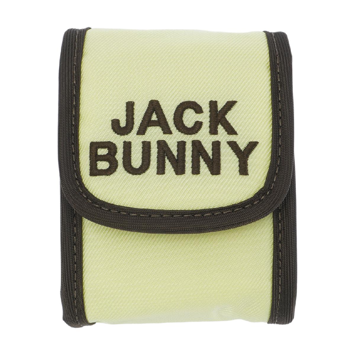 スコープケースジャックバニー / Jack Bunny!!商品の特徴JBロゴでスポーティーな印象を与えた、定番スコープケース。 ラウンドで頻繁に使用するスコープを便利に携帯できる、カラビナ付きのスコープケースです。 ボトムのベルトループやバッグなどに取り付けやすいので、使用したい時にすぐに用意できます。 同じシリーズの トートバッグや、カートバッグなどと、統一感を出してお使いいただけます。 ご自分用はもちろん、ゴルフ好きな方へのプレゼントアイテムにも是非どうぞ。素材ポリエステルサイズバリエーションW9.5×H14×D4cm製造国中国シーズン2026年モデル26fwacc