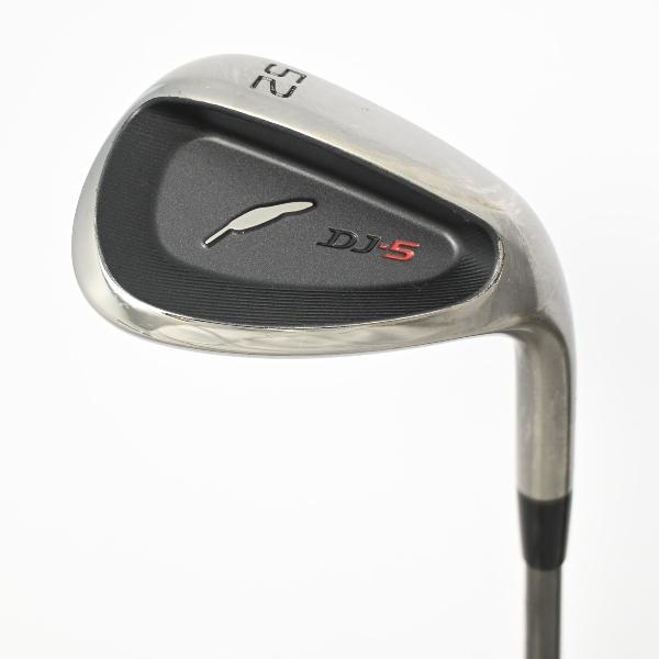 商品説明シャフトN.S.PRO DS-91w BKロフト52-06フレックスWEDGE左右右用長さ35.25重量(g)439±バランスD0±程度CDヘッドカバー無付属品無グリップ-グリップ程度やや汚れ在庫店舗ネット店備考商品の程度についてAメーカーフィルムで保護されていて使用痕跡が全く見られない状態Bバックフェース・シャフト・ソール・フェースに目立たない傷はあるが、全体的にきれいな状態Cバックフェース・シャフトソール・フェースに擦り傷・当たり傷など使用感のある傷が見られる状態Dバックフェース・シャフト・ソール・フェースに大きな擦り傷・当たり傷が見られる状態E全体的に汚く見える状態(使用に問題はございません)注意事項・注文手続き完了後の内容変更・キャンセル・交換・返品はお受けできません。あらかじめご了承ください。・ゴルフガレージ店頭でも販売しておりますので、タイミングによっては店頭完売によりご用意できない場合もございます。・重量・バランスについては弊社実測値です。・長さは、メーカーによって測定方法が異なるため、シャフト改造の痕跡が認められない場合、実測値が近似値であればメーカー公表値を表示しています。※アイアンセットの場合は、主に5番アイアンの長さを表示しています。中古