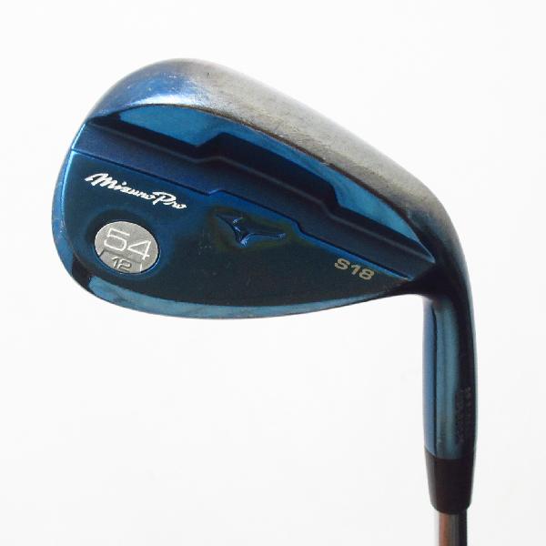 商品説明シャフトDynamic Gold 115ロフト54-12フレックスS200左右右用長さ35.25重量(g)454±バランスD2±程度Dヘッドカバー無付属品無グリップ-グリップ程度良在庫店舗松戸八柱店備考出荷予定時期通常2日後に出荷商品の程度についてAメーカーフィルムで保護されていて使用痕跡が全く見られない状態Bバックフェース・シャフト・ソール・フェースに目立たない傷はあるが、全体的にきれいな状態Cバックフェース・シャフトソール・フェースに擦り傷・当たり傷など使用感のある傷が見られる状態Dバックフェース・シャフト・ソール・フェースに大きな擦り傷・当たり傷が見られる状態E全体的に汚く見える状態(使用に問題はございません)注意事項・注文手続き完了後の内容変更・キャンセル・交換・返品はお受けできません。あらかじめご了承ください。・ゴルフガレージ店頭でも販売しておりますので、タイミングによっては店頭完売によりご用意できない場合もございます。・重量・バランスについては弊社実測値です。・長さは、メーカーによって測定方法が異なるため、シャフト改造の痕跡が認められない場合、実測値が近似値であればメーカー公表値を表示しています。※アイアンセットの場合は、主に5番アイアンの長さを表示しています。中古