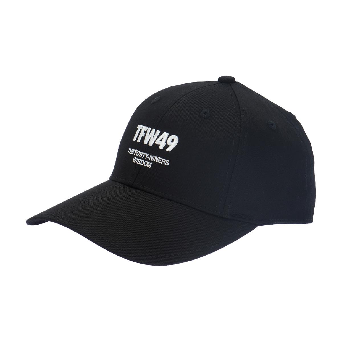 EMBROIDERY 6パネル キャップティーエフダブリュー / TFW49商品の特徴カジュアルでドライな質感深めの被り心地で頭のフィット感は抜群素材ポリエステルサイズバリエーションS(深さ16.5×つば9×頭周り(後ろベルトを閉じた状態)56cm)、M(深さ17×つば9×頭周り(後ろベルトを閉じた状態)58cm)、サイズ調整可対象メンズ製造国中国シーズン2026年モデルssnew