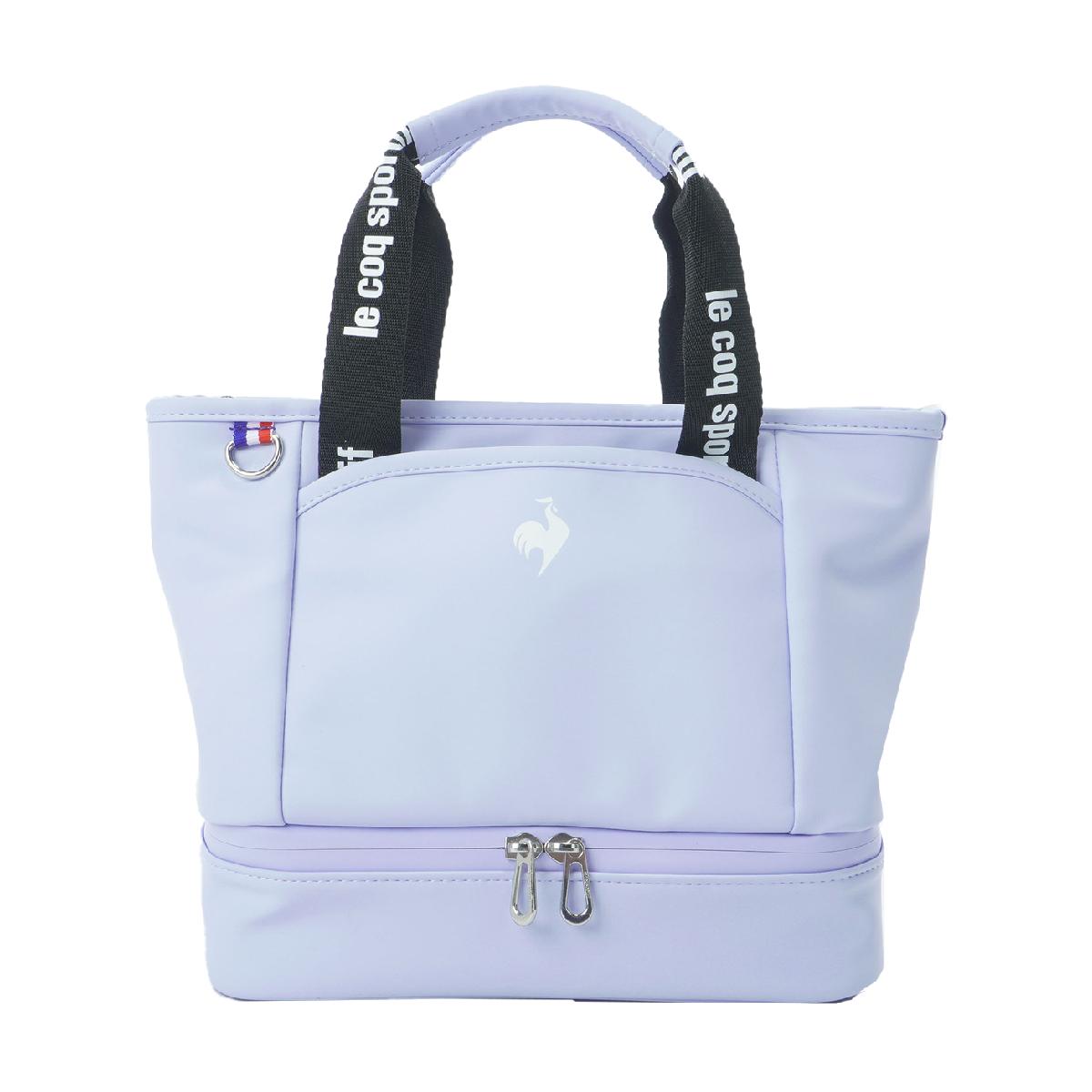 二層式保冷ポケットカートポーチルコックスポルティフ ゴルフ / Le coq sportif GOLF商品の特徴下部収納スペースに保冷機能裏地を使った二層式カートポーチ。上下二層に区分けしており、上部はラウンド中の小物入れ、下部は保冷機能裏地で500ml2本程度のペットボトルやクーリングアイテムが収納可能。大きく開く開口部分は中身も見やすく、内容物の出し入れも容易。素材合成皮革(ポリウレタン加工)サイズバリエーション約W26×H24×D15cm、上部：約4L、下部：500ml×2本収納可能製造国中国シーズン2026年モデル26ssacc