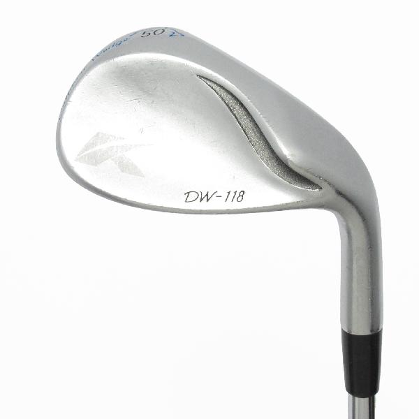 商品説明シャフトスチールシャフトロフト50フレックス判別不能左右右用長さ35.25重量(g)442±バランスD2±程度Dヘッドカバー無付属品無グリップ-グリップ程度汚れ・消耗在庫店舗ネット店備考シャフト名印刷剥がれ(シャフトモデル、フレックス不明）。商品の程度についてAメーカーフィルムで保護されていて使用痕跡が全く見られない状態Bバックフェース・シャフト・ソール・フェースに目立たない傷はあるが、全体的にきれいな状態Cバックフェース・シャフトソール・フェースに擦り傷・当たり傷など使用感のある傷が見られる状態Dバックフェース・シャフト・ソール・フェースに大きな擦り傷・当たり傷が見られる状態E全体的に汚く見える状態(使用に問題はございません)注意事項・注文手続き完了後の内容変更・キャンセル・交換・返品はお受けできません。あらかじめご了承ください。・ゴルフガレージ店頭でも販売しておりますので、タイミングによっては店頭完売によりご用意できない場合もございます。・重量・バランスについては弊社実測値です。・長さは、メーカーによって測定方法が異なるため、シャフト改造の痕跡が認められない場合、実測値が近似値であればメーカー公表値を表示しています。※アイアンセットの場合は、主に5番アイアンの長さを表示しています。中古
