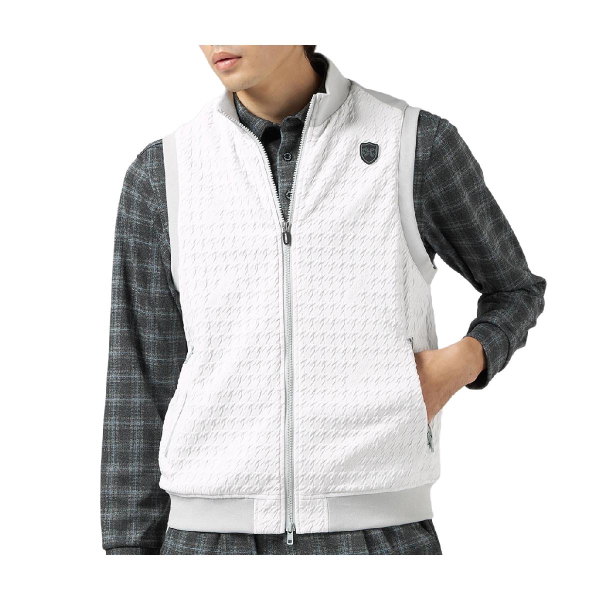 ストレッチ カットソーベストマックレガーゴルフ / McGREGOR GOLF商品の特徴無地ライクで組み合わせやすいジップベスト■デザインふくれジャカードで表現された千鳥格子がポイント■素材適度なストレッチ性があり、着やすい一枚■コーディネート着こなしのアクセントとして、色々な組みあわせを楽しめます。※長袖シャツは付属しませんので、ご注意願います。素材表地：ポリエステル98％、ポリウレタン2％／裏地：ポリエステル100％サイズバリエーションM、L、XL対象メンズ製造国中国シーズン2025年春夏モデル【メーカー公表推奨サイズ】(cm)M:身長165-175、胸囲88-96L:身長175-185、胸囲96-104XL:身長175-185、胸囲104-112【GDO計測実寸値】(cm)M:着丈61、ゆき丈18、身幅50.5L:着丈63、ゆき丈19、身幅53XL:着丈65、ゆき丈20、身幅55.5※伸縮素材やデザインによってメーカー公表推奨サイズより実寸値が小さい場合がございます。※実際に採寸した数値を掲載しております。商品タグにはメーカー推奨サイズ（想定しているボディサイズ）が記載されており、実寸とは異なりますのでご注意ください。【実寸計測箇所】着丈 ：後ろ襟ぐり（襟の付け根）中央から後身頃裾口までの長さゆき丈：後ろ襟ぐり（襟の付け根）中央から肩先を通り袖口までの長さ身幅 ：脇部袖の付け根左右両端の長さウエスト(A)：履き口左右両端の長さを2倍ウエスト(B)：内股合わせ（※）から股上前面へ20cmの地点の左右両端の長さを2倍ヒップ ：内股合わせ（※）から股上前面へ15cmの地点の左右両端の長さを2倍股上 ：内股合わせ（※）から履き口上端までの長さ股下 ：内股合わせ（※）から内股の縫い目に沿った裾口までの長さわたり幅 ：内股合わせ（※）から水平方向に外側へ端まで結んだ長さ(※)パンツの股部分の左右の分かれ目の起点※GDO独自の採寸方法により計測を行っておりますため、多少の誤差が生じる場合がございます。