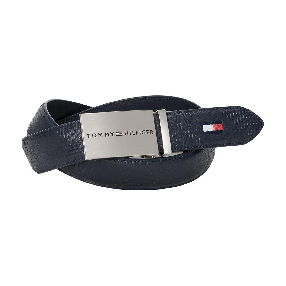 スライドロック ベルトトミー ヒルフィガー ゴルフ / TOMMY HILFIGER GOLF商品の特徴トミーヒルフィガーのロゴが刻印されたバックルが際立つ、洗練されたゴルフベルトです。帯部分には上品なチェック柄のエンボス加工を施し、剣先にはフラッグロゴを配置。微調整が自在なスライドロック仕様で、プレー中も理想のフィット感を維持します。素材合成皮革(ポリウレタン)サイズバリエーション長さ(110cm)、フリーカット可幅3.5cm対象ユニセックス製造国中国シーズン2026年モデルfwnew