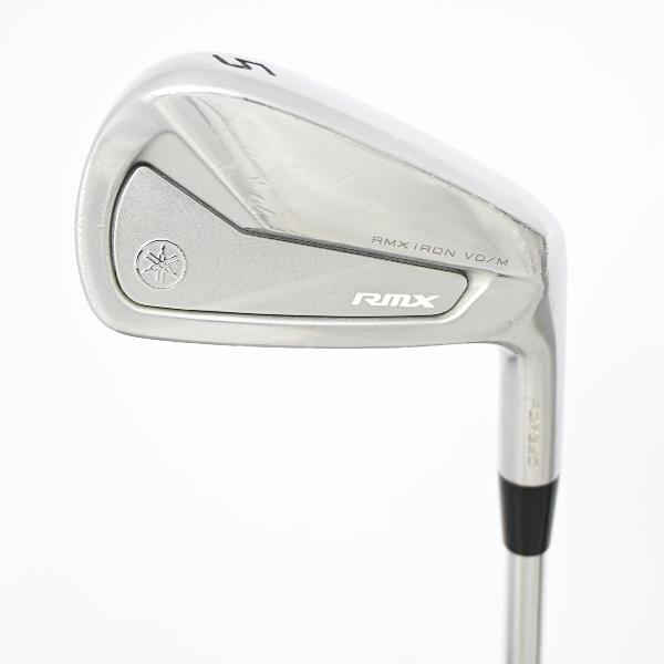 商品説明シャフトN.S.PRO MODUS3 TOUR 105ロフト24フレックスS左右右用長さ38重量(g)407±バランスD2.5±程度Cヘッドカバー無付属品無グリップ-グリップ程度やや汚れ在庫店舗ネット店セット内容6本:#5 #6 #7 #8 #9 PW備考商品の程度についてAメーカーフィルムで保護されていて使用痕跡が全く見られない状態Bバックフェース・シャフト・ソール・フェースに目立たない傷はあるが、全体的にきれいな状態Cバックフェース・シャフトソール・フェースに擦り傷・当たり傷など使用感のある傷が見られる状態Dバックフェース・シャフト・ソール・フェースに大きな擦り傷・当たり傷が見られる状態E全体的に汚く見える状態(使用に問題はございません)注意事項・注文手続き完了後の内容変更・キャンセル・交換・返品はお受けできません。あらかじめご了承ください。・ゴルフガレージ店頭でも販売しておりますので、タイミングによっては店頭完売によりご用意できない場合もございます。・重量・バランスについては弊社実測値です。・長さは、メーカーによって測定方法が異なるため、シャフト改造の痕跡が認められない場合、実測値が近似値であればメーカー公表値を表示しています。※アイアンセットの場合は、主に5番アイアンの長さを表示しています。中古