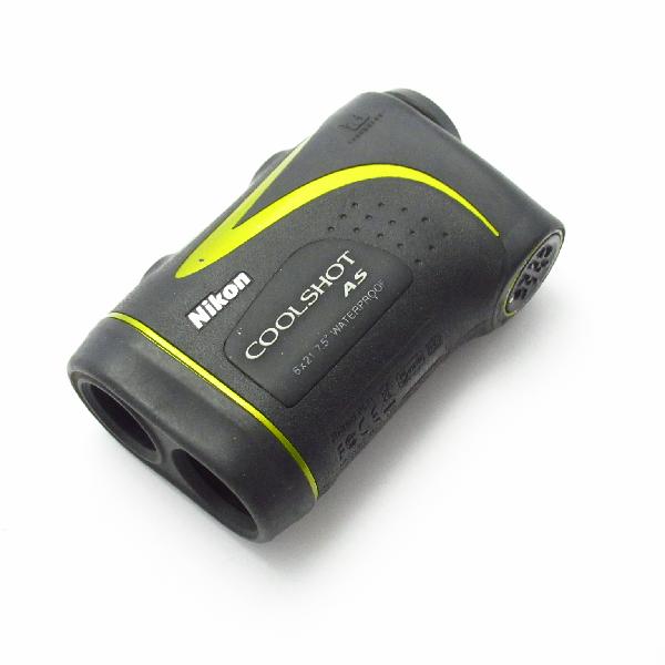 商品説明シャフト-ロフト-フレックス-左右-長さ-重量(g)-バランス-程度Dヘッドカバー無付属品無グリップ-グリップ程度-在庫店舗新橋銀座口店備考レンズ内汚れ有　箱 ケース 説明書 保証書なし。距離測定器：中古品はお届けから2週間以内のお申し出については初期不良として返品対応いたします。出荷予定時期通常2日後に出荷商品の程度についてA使用感の無い状態（未使用品含む）B傷の少ない状態C表面の擦れや傷がある状態D目立つ傷や擦れがある状態／レンズに小傷あり（距離測定器）E全体的に傷が多い状態／レンズに傷あり（距離測定器）注意事項・注文手続き完了後の内容変更・キャンセル・交換・返品はお受けできません。あらかじめご了承ください。・ゴルフガレージ店頭でも販売しておりますので、タイミングによっては店頭完売によりご用意できない場合もございます。・重量・バランスについては弊社実測値です。・長さは、メーカーによって測定方法が異なるため、シャフト改造の痕跡が認められない場合、実測値が近似値であればメーカー公表値を表示しています。※アイアンセットの場合は、主に5番アイアンの長さを表示しています。中古