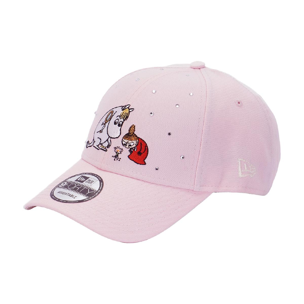940CS MOOMIN LUMINOUS キャップニューエラ / NEW ERA商品の特徴やさしくて好奇心旺盛なムーミントロール、冒険家で小説家のムーミンパパ、おおらかで愛情深いムーミンママが、自然豊かなムーミン谷で暮らす物語。自由と音楽を愛する旅人スナフキンや、いたずら好きなリトルミイなど、個性あふれる仲間たちと楽しい冒険を繰り広げます。素材本体・つば部分：ポリエステル／つば裏部分：綿サイズバリエーションフリー(56.8-60.6cm)、サイズ調整可対象メンズ製造国中国シーズン2026年モデルfwnew