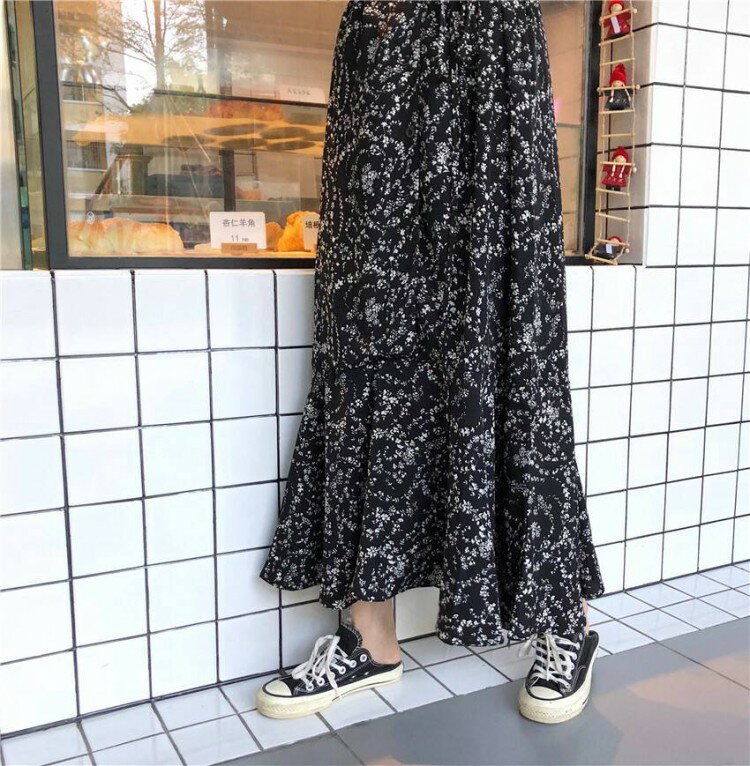 2色 ワンピース ロング ミモレ丈 花柄 Vネック シフォン ブラック 黒 アプリコット ベージュ レトロ ワンピ おしゃれ きれいめ かわいい リボン 長袖 春 秋 10代 大人カジ 30代 20代