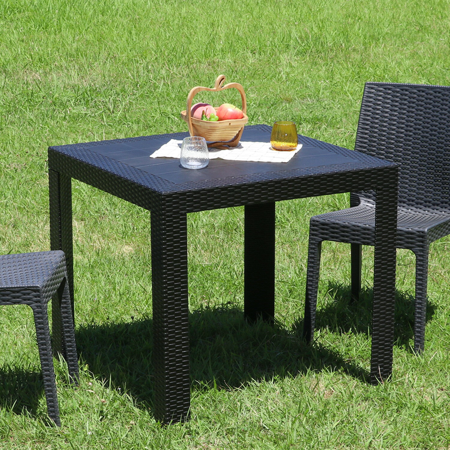 ガーデンテーブル ラタン調 ガーデン テーブル ラタン 調 おしゃれ ガーデニング グランピング プラスチック ガーデンファニチャー 庭 ベランダ テラス バル...