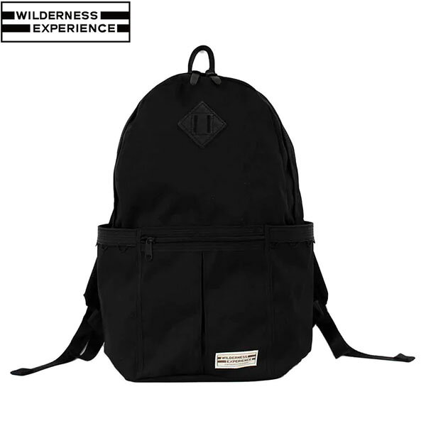 Pocket Pack【商品特徴】リサイクルポリエステルを使用し、環境に配慮したバックパック。軽くて耐久性があり、型崩れしにくいため、通勤通学等のデイリー使いにもおすすめです。ループがついた個性的なテープを前面のサイドに取り付けることで、シンプルなデザインからそれぞれの個性あふれるバッグまでアレンジ自在。キーホルダーや缶バッチ、リボン等であなただけの素敵なバッグでお過ごしください！※テープに取り付けられる重さには限りがあります。ループテープに取り付けことによる紛失等の責任は負いかねます。大切なものをなくさないよう充分にご注意ください。【サイズ】高さ：46cm　横：29cm　マチ：17cm 　容量：25L【重量】410g【機能性】A4サイズ収納可、軽量性、耐久性【スペック】閉じ口：面ファスナーループテープ【素材】表地：リサイクルポリエステル　裏地：ー皮革部分：ー　テープ部分：ポリエステル【ポケット数】内側×1　外側×3※注意事項ループにカラビナやキーホルダー等を付けてお楽しみいただけますが、重いものは破損の原因となりますのでご遠慮ください。※画像の色味に関して使用する媒体によって実物と異なる場合がございます。 WILDERNESS EXPERIENCE（ウィルダネスエクスペリエンス）とは 1970年代米国で生まれた老舗ブランド。すべて日本で製造で、高品質を追求しています。 ※メーカーやモデル等によりサイズ感は異なります。サイズは目安としてお考えください。 ※写真の色と実際の商品の色は多少異なる場合がございます。 ※商品画像はメーカー提供のサンプル画像です。 製品仕様・デザインは改良のため予告なく変更される場合がありますのでご了承ください。 正規品 未使用新品 当店のブランド商品は全て本物です。安心してショッピングをお楽しみください。