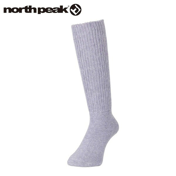 足寒女子のためのソックス SOCKS FOR ASHISAMU JOSHI 遠赤外線効果のある糸を使用した、女性のためのあったかソックス。 パイツ編みや二重構造など、暖かさにフォーカスした作りになっています。 締め付け感のない設計で、普段遣いにも対応しています。 ・遠赤外線効果で保温性に優れる ・ウール混 ・二重構造で保温性抜群 ・足元はパイル編み ・締めつけ感の少ない設計 ■SIZE サイズ：23-25cm ■SPEC 素材：アクリル、ウール、ポリエステル、ナイロン、ポリウレタン 原産国：中国 north peak（ノースピーク）とは 衝撃吸収力、可動性、デザイン性、ファブリックすべてに真摯な姿勢を貫くnorth peakのプロテクターは、ビギナーからエキスパートまであらゆるスノーボーダーにとってのマストアイテムです。 north peakは、その技術力とアイデアを活かし機能性ソックス、スノーグローブ、ゴーグルなども展開。 トータルアクセサリーブランドへと成長を遂げています。 ※メーカーやモデル等によりサイズ感は異なります。サイズは目安としてお考えください。 ※写真の色と実際の商品の色は多少異なる場合がございます。 ※商品画像はメーカー提供のサンプル画像です。 製品仕様・デザインは改良のため予告なく変更される場合がありますのでご了承ください。 正規品 未使用新品 当店のブランド商品は全て本物です。安心してショッピングをお楽しみください。