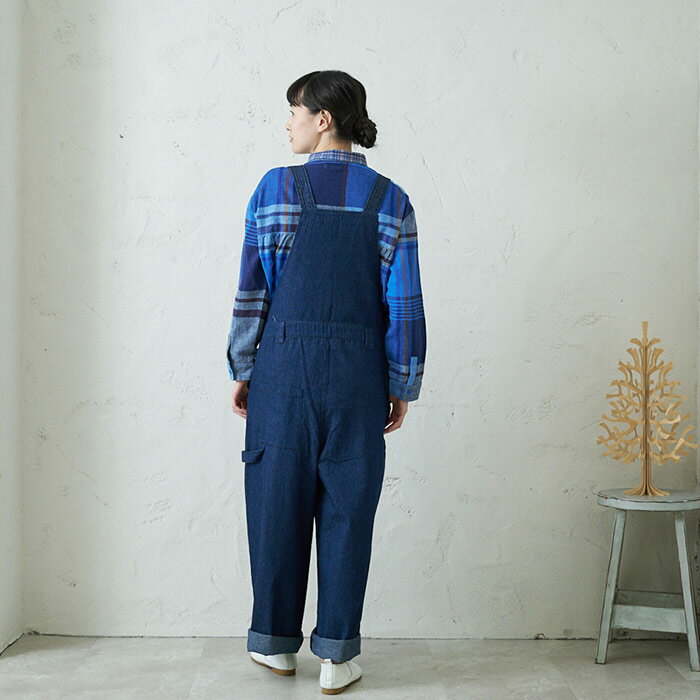 ワーク感たっぷりオーバーオール レディース トップス ボトムス 大人の ナチュラル カジュアル イマゴ デニム ツイル ロゴ ブローチ付き