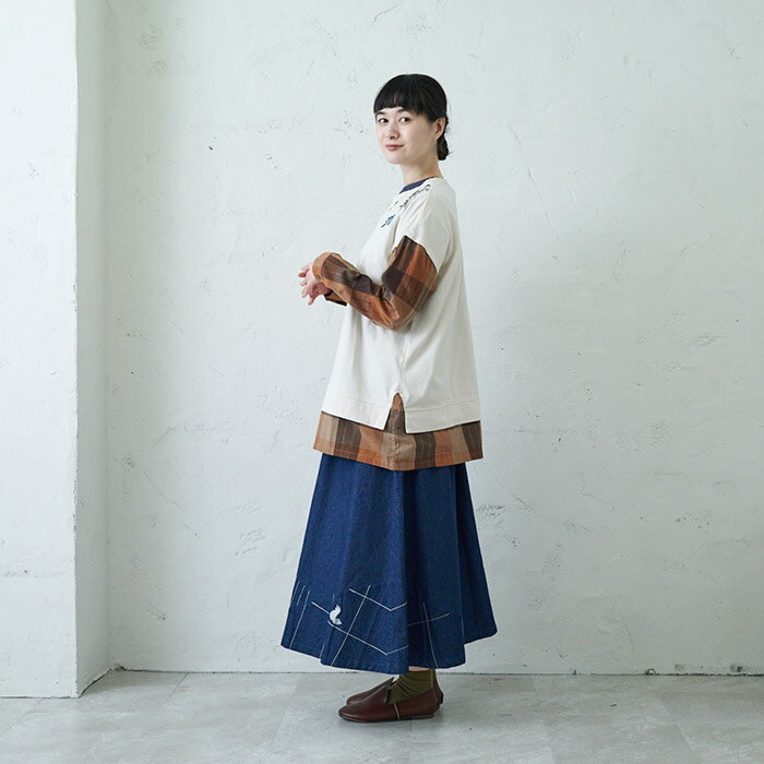 レイヤード風プルオーバー レディース トップス 長袖 大人の ナチュラル カジュアル イマゴ チェック 植物 刺繍