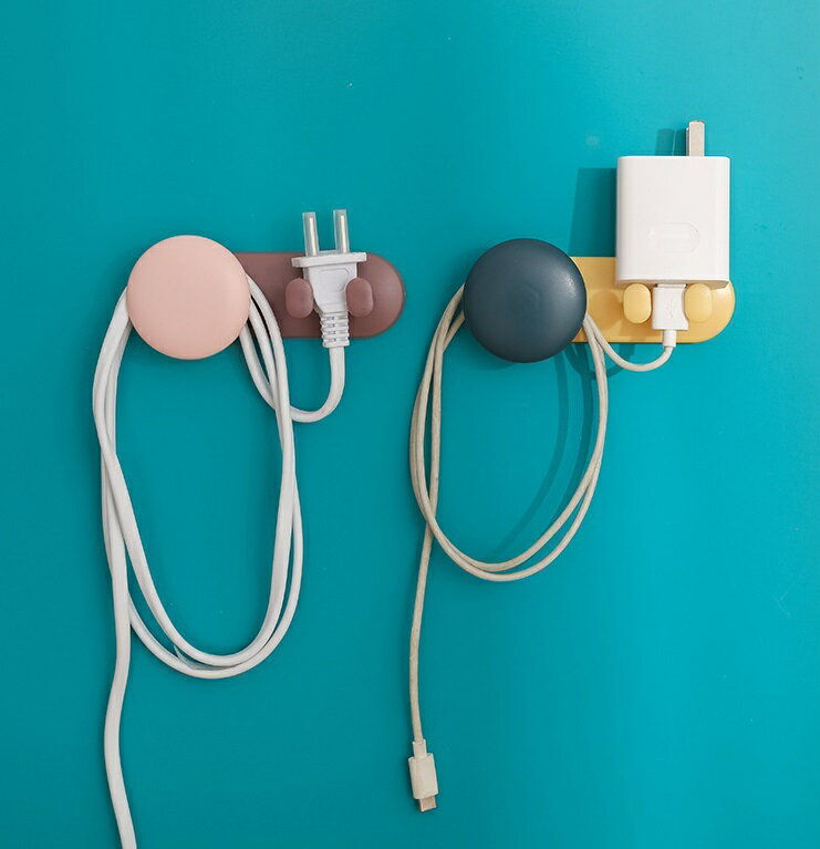 送料無料 ケーブルホルダー コードホルダー 単品 収納 巻き取り ケーブルクリップ 配線 USB 整理整頓 粘着テープ 防水 PCアクセサリー イヤホン 充電ケーブル まとめる 絡みにくい 落下防止 壁用 壁付け シンプル おしゃれ キッチン テレビ台 インテリア雑貨 カジュアル ツー