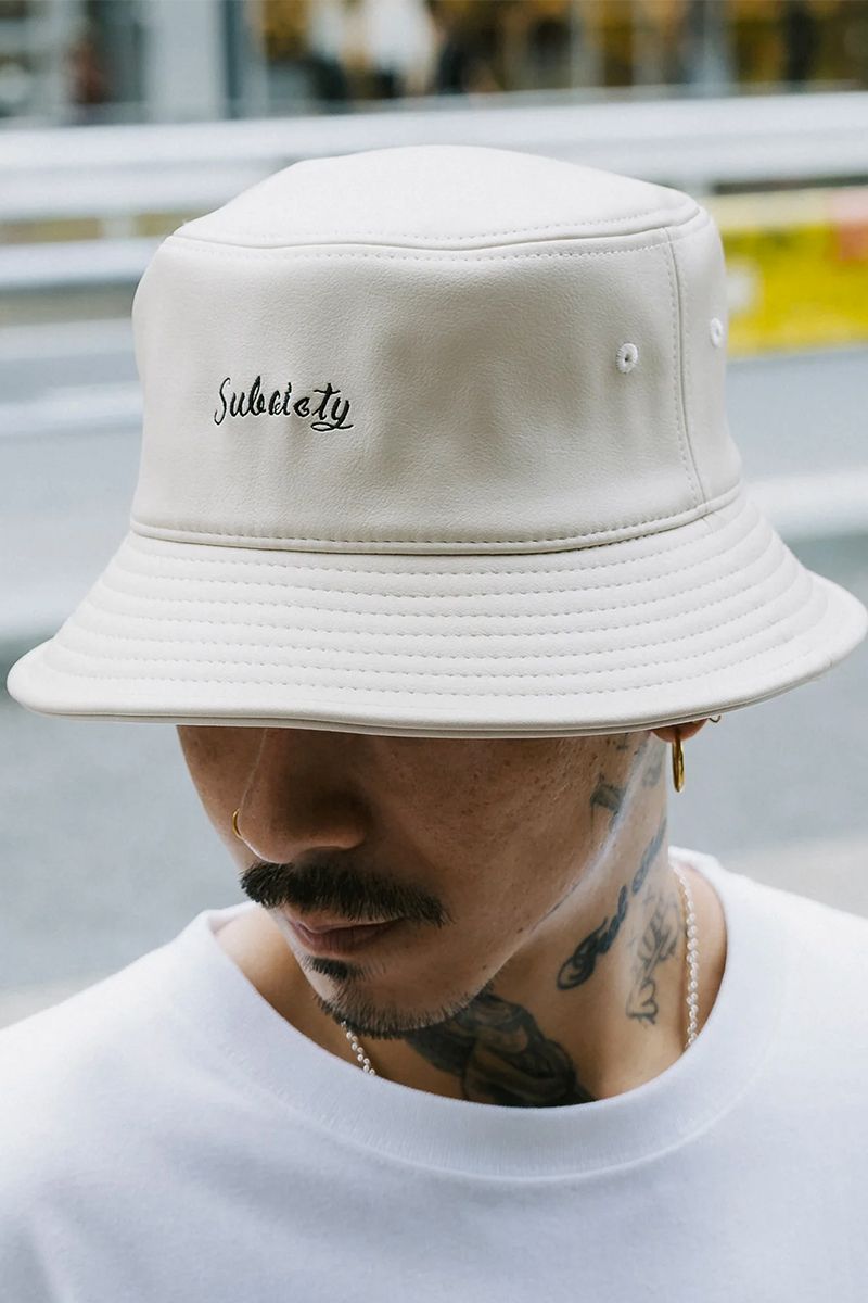 SubcietyiTuTGeBjFAKE LEATHER BUCKET HAT BEIGE