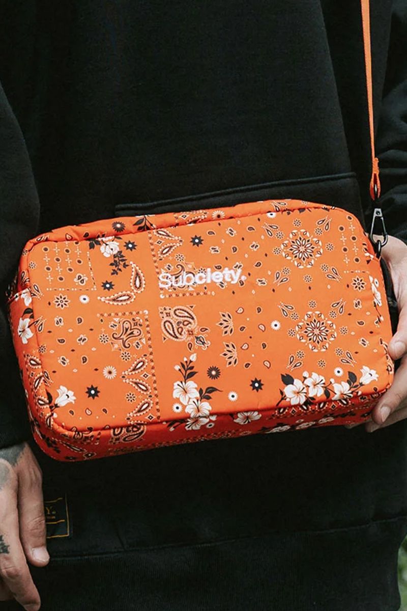 Subciety (TuTGeB) FLOWER PAISLEY BODY BAG ORANGE