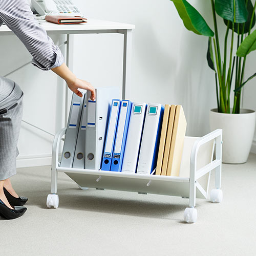 ファイルワゴン 1段 キャスター付 A4 デスク下収納 斜め棚 ファイルワゴン 1段 キャスター付き A4対応 デスク下収納 斜め棚 書棚 本棚 ファイルラック サイドワゴン デスク下収納 EZ1-WG005W