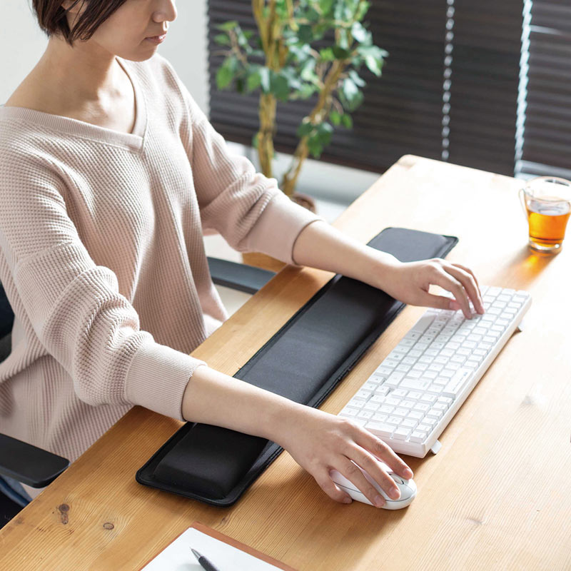 【最大1,000円オフクーポン発行中】リストレスト 低反発 超大型 ブラック TOK-MU4BK サンワサプライ